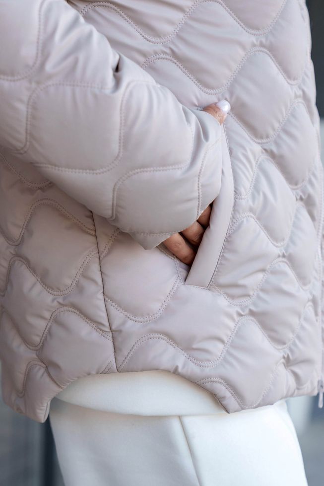 Коротка Жіноча Зимова Куртка з Хутряним Капюшоном Бежева S-M, L-XL